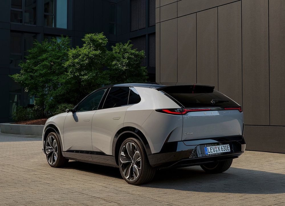 เอสยูวีไฟฟ้าและไฮบริดระดับกลาง เปรียบเทียบ Mazda CX-6e, Xpeng L05 และ Geely Xingyue L PLUS