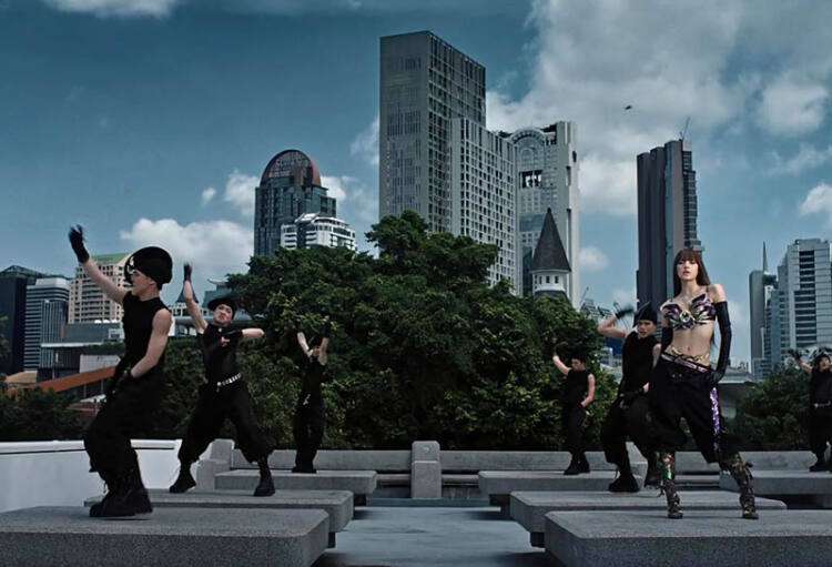 ลิซ่า SaWaDiKa เมื่อคำทักทายกลายเป็นกลยุทธ์วัฒนธรรมสู่เวทีโลก