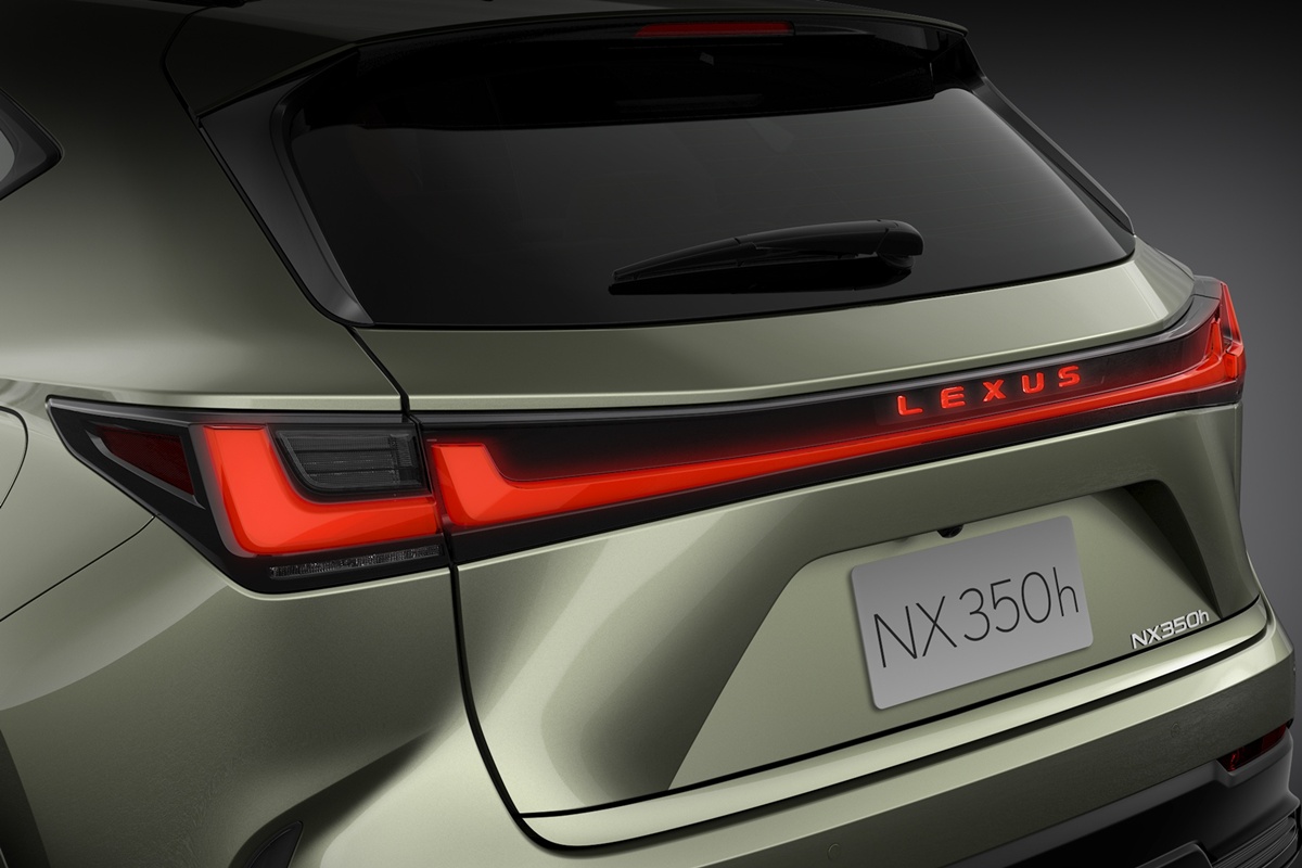 Lexus NX ไฮบริดเท่านั้น รีดีไซน์ภายในและอัปเกรดเทคโนโลยีความปลอดภัย