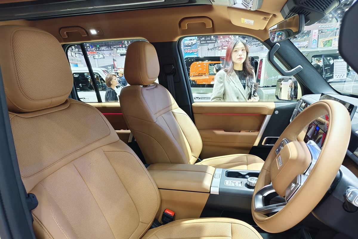 iCAUR V27 REEV กล่องพรีเมียมที่ท้าชน Tesla Model Y และ BYD