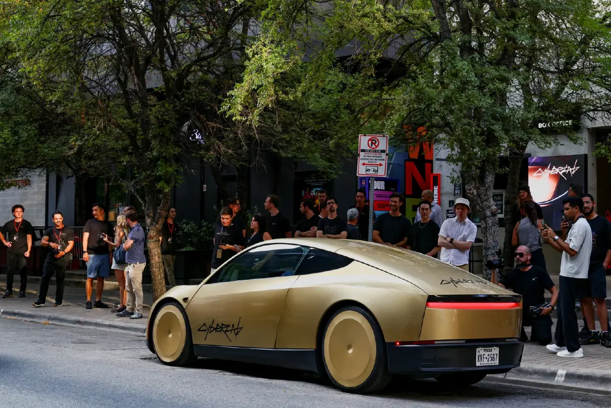 Cybercab ของ Tesla จุดเปลี่ยนสมรภูมิรถรับส่งไร้คนขับ