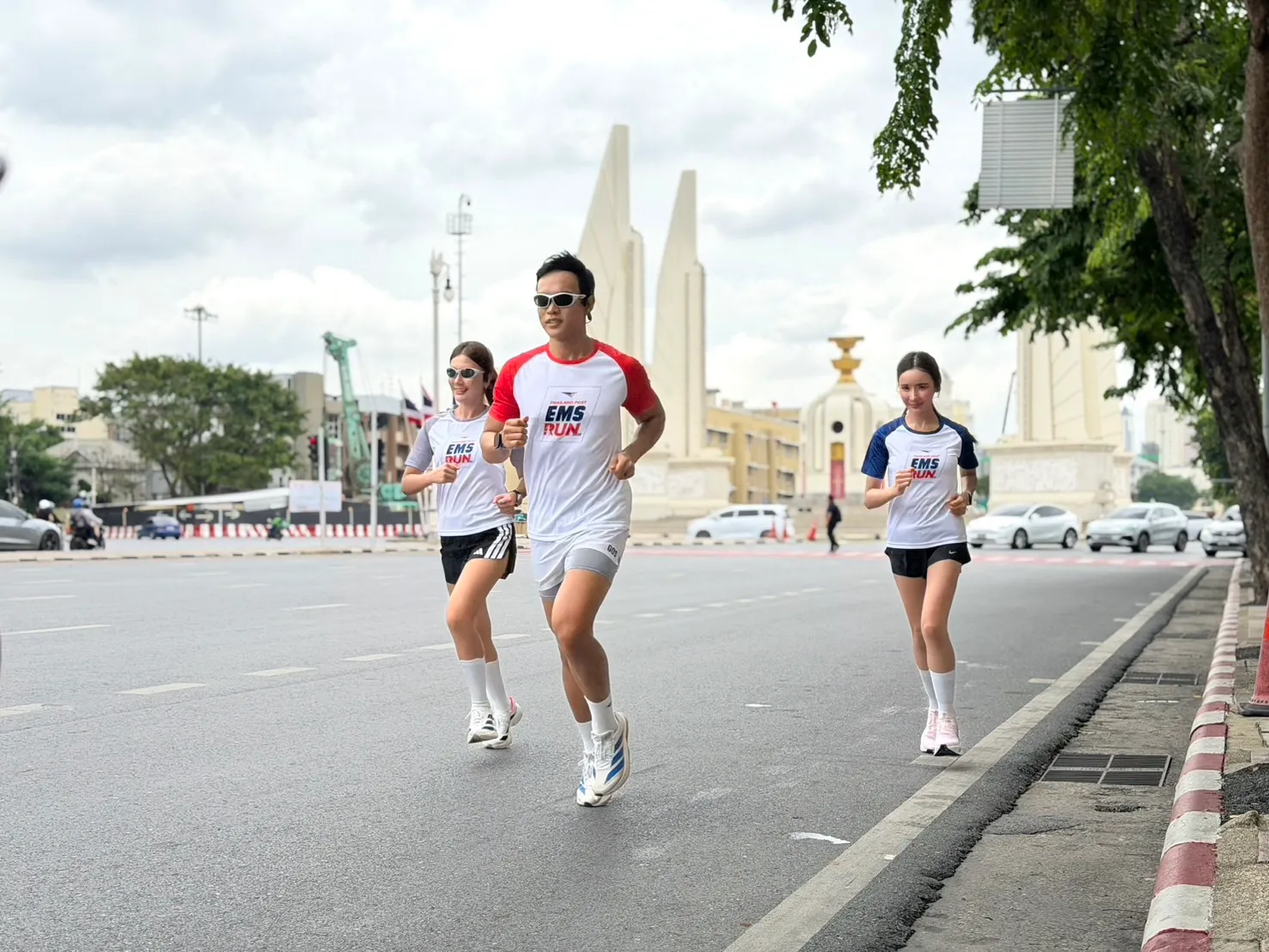 Thailand Post EMS RUN งานวิ่งการกุศลกลางกรุงที่ต้องไปสัมผัส