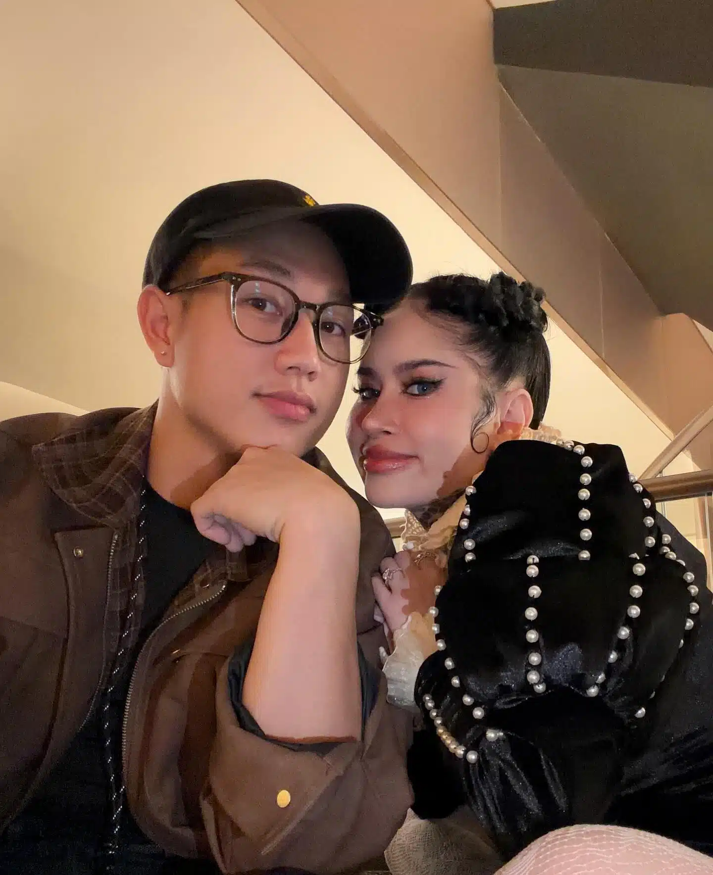 ปราง ปรางทิพย์ นักร้องสาวตั้งครรภ์กับบทบาทใหม่ของศิลปินสตรีและแม่