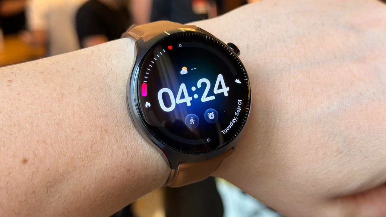 Moto Watch Ultra สมาร์ทวอทช์ Wear OS ระดับพรีเมียมพร้อม LTE และ Polar