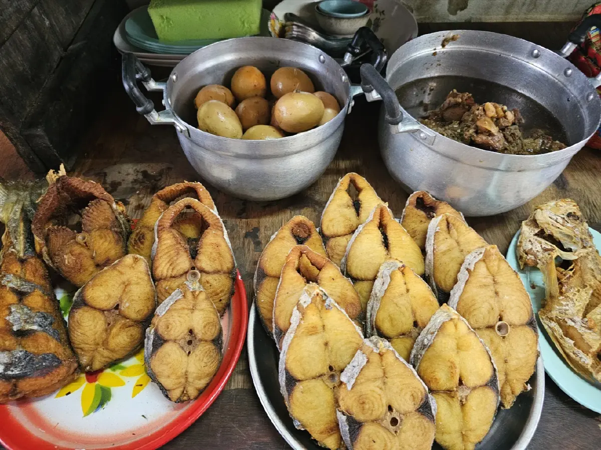 ร้านอาหารตำนานที่ยืนหยัด: รสชาติสูตรโบราณและมรดกครัวเรือน