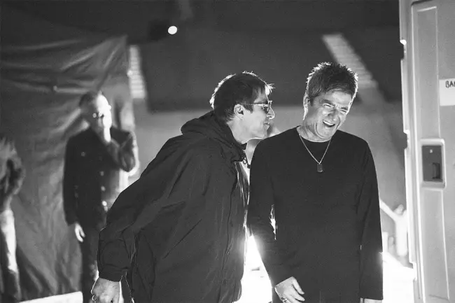 สารคดี Oasis: Don’t Look Back in Anger ทำไมแฟนร็อกห้ามพลาดบนจอใหญ่