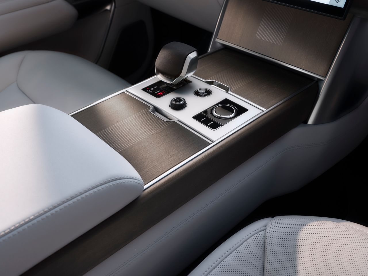 Range Rover Electric ระยะวิ่ง 600 กม. กับนิยามใหม่ของ SUV ไฟฟ้าหรู
