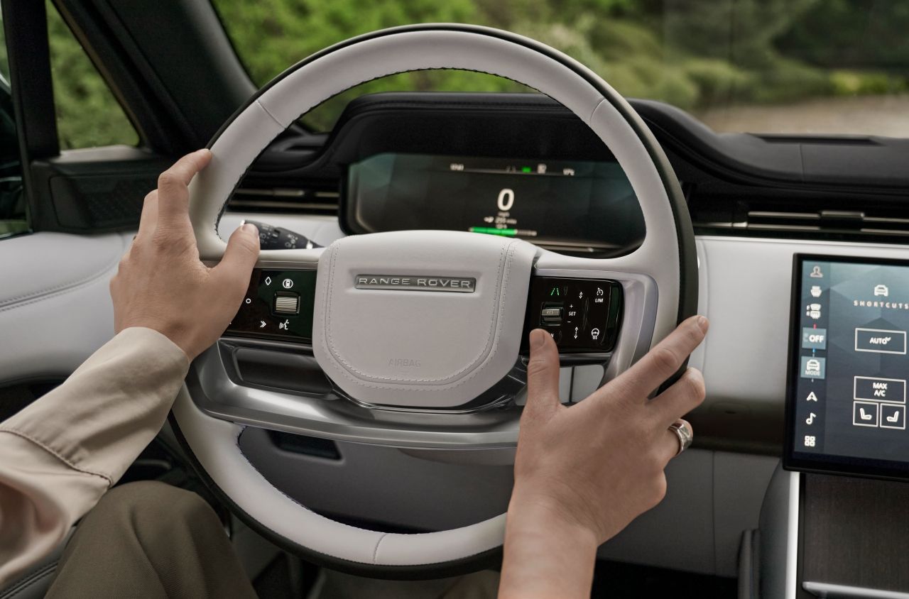Range Rover Electric ระยะวิ่ง 600 กม. กับนิยามใหม่ของ SUV ไฟฟ้าหรู