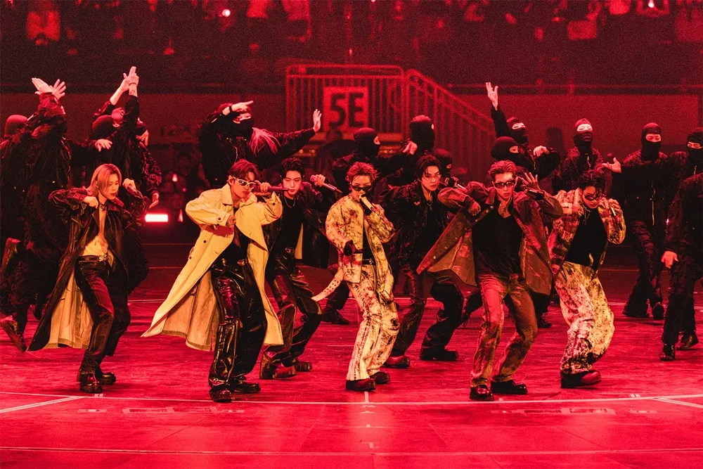 เมื่อแฟชั่นรันเวย์ขึ้นเวทีสเตเดียม BTS x Diesel บนทัวร์ ARIRANG