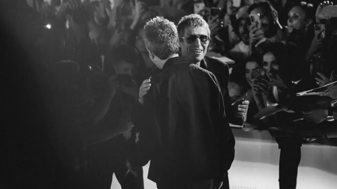 สารคดี Oasis: Don’t Look Back in Anger ทำไมแฟนร็อกห้ามพลาดบนจอใหญ่