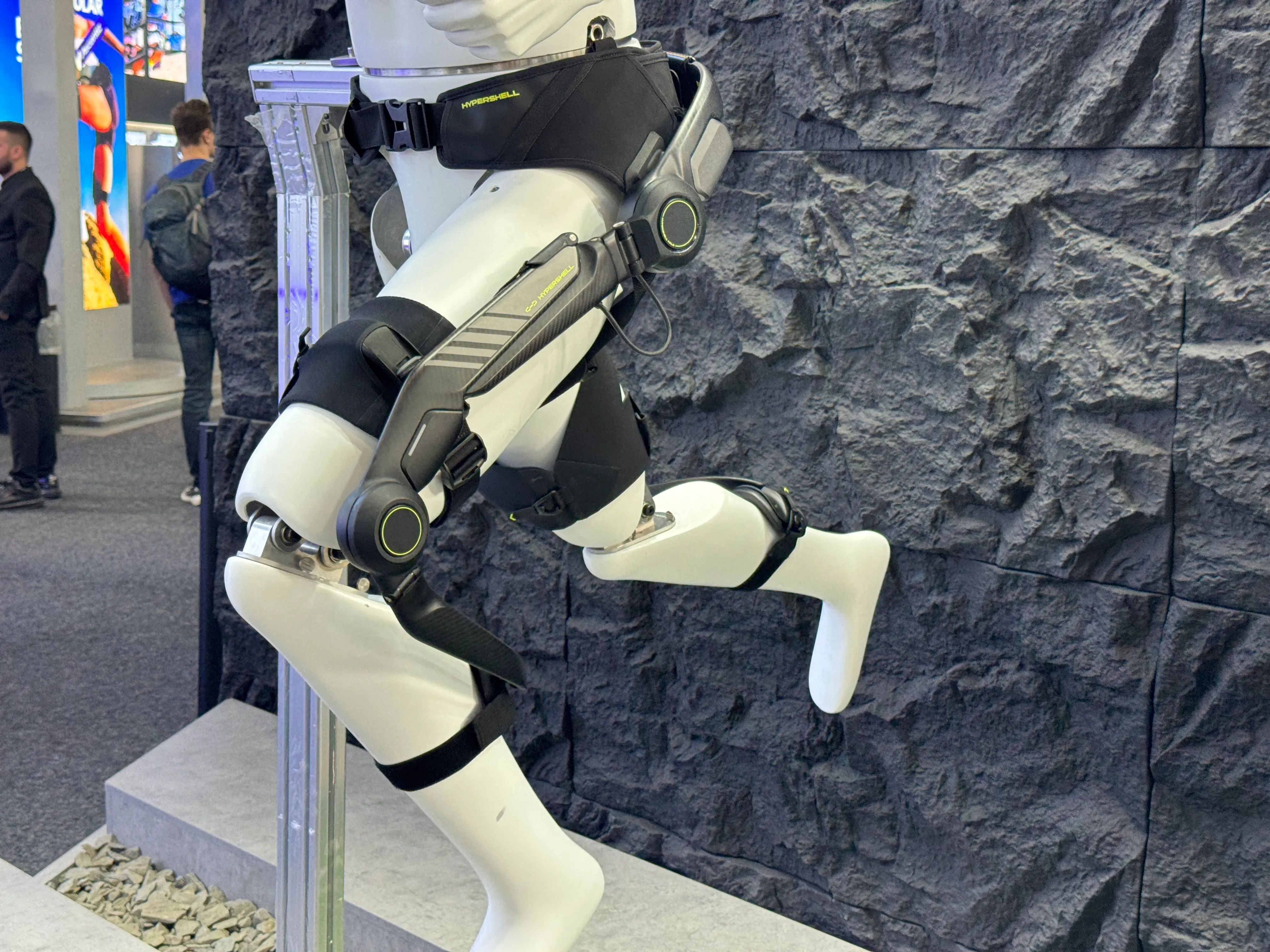 Exoskeleton ขาเต็มรูปแบบ เปลี่ยนการเดินป่าให้เป็นฟิตเนส outdoor ของทุกคน