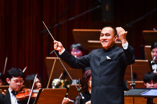 วงดุริยางค์ฟีลฮาร์มอนิกปิดฤดูกาลด้วย Carmina Burana ก่อนบุกกำแพงเมืองจีน