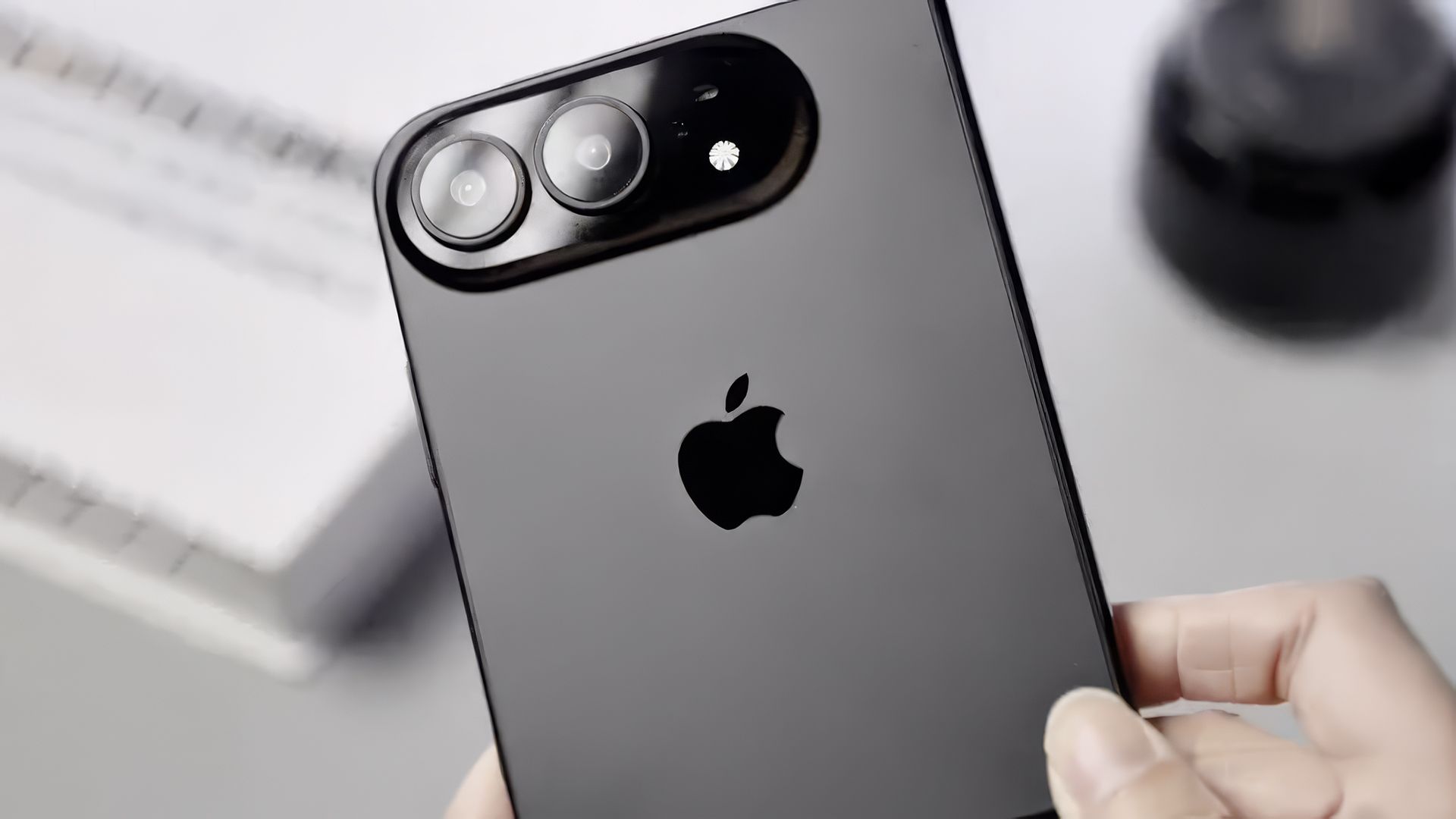 ราคา iPhone Ultra แพงทะลุจอ พับครั้งนี้ Apple ขายราคาไม่พับ
