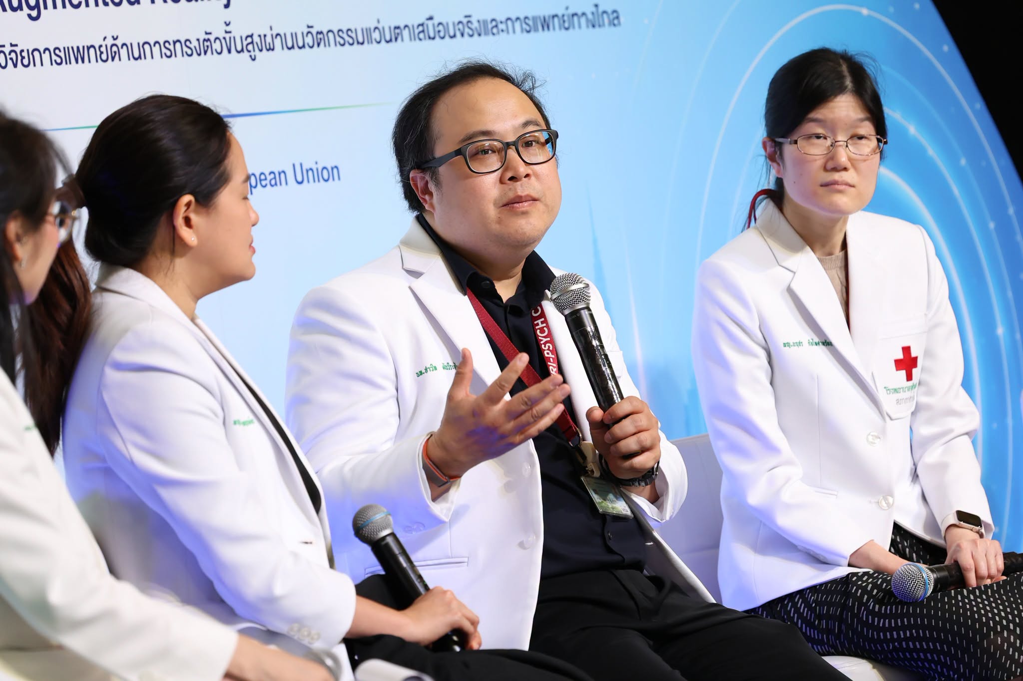 ท่าออกกำลังแกนกลาง 3 นาที ลดเสี่ยงล้ม เสริมสมดุลให้ผู้สูงอายุ