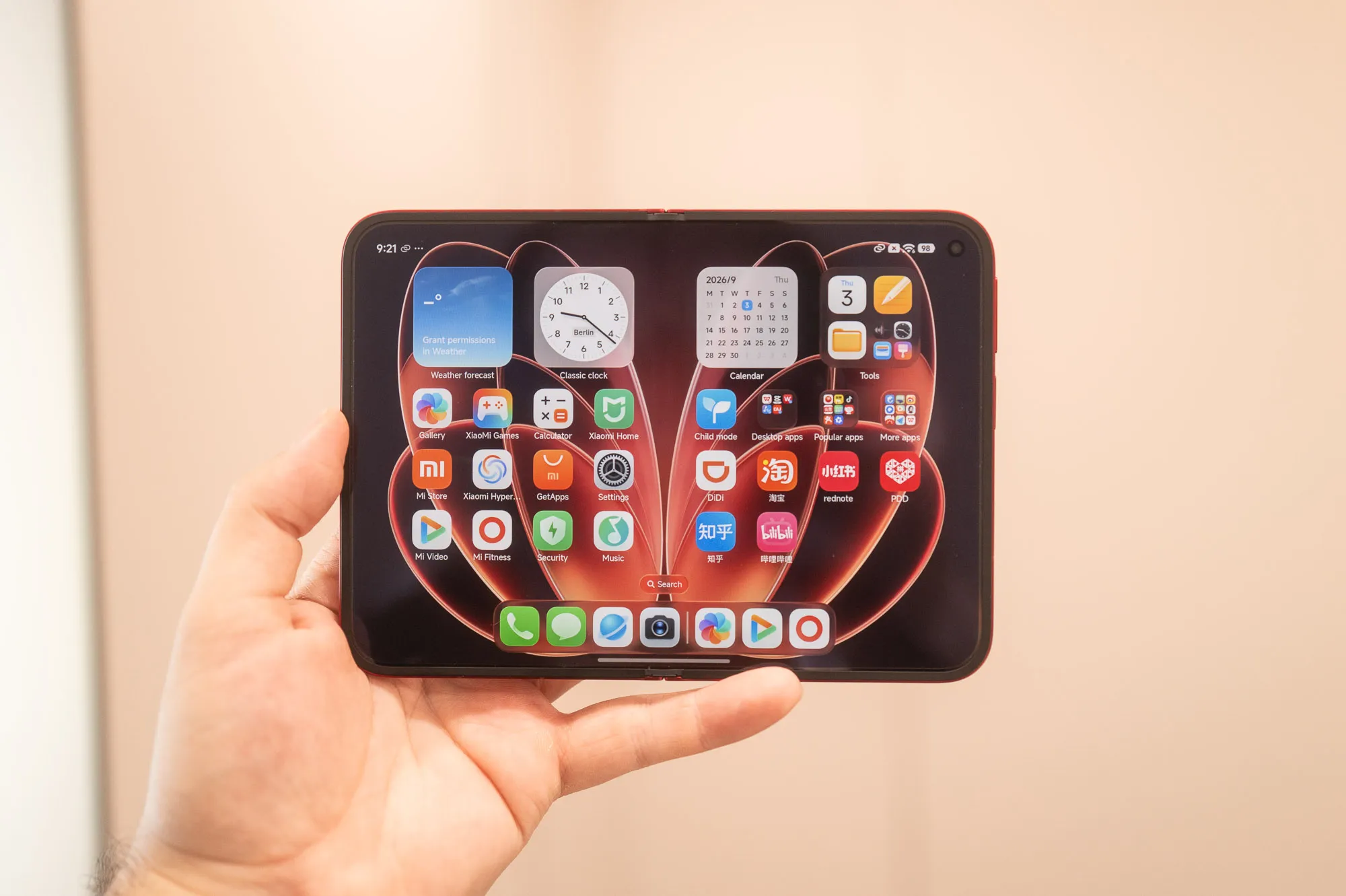 Xiaomi 18 Fold กับ Samsung Z Fold 8 เลือกจอพับกว้างแบบไหนคุ้มกว่า