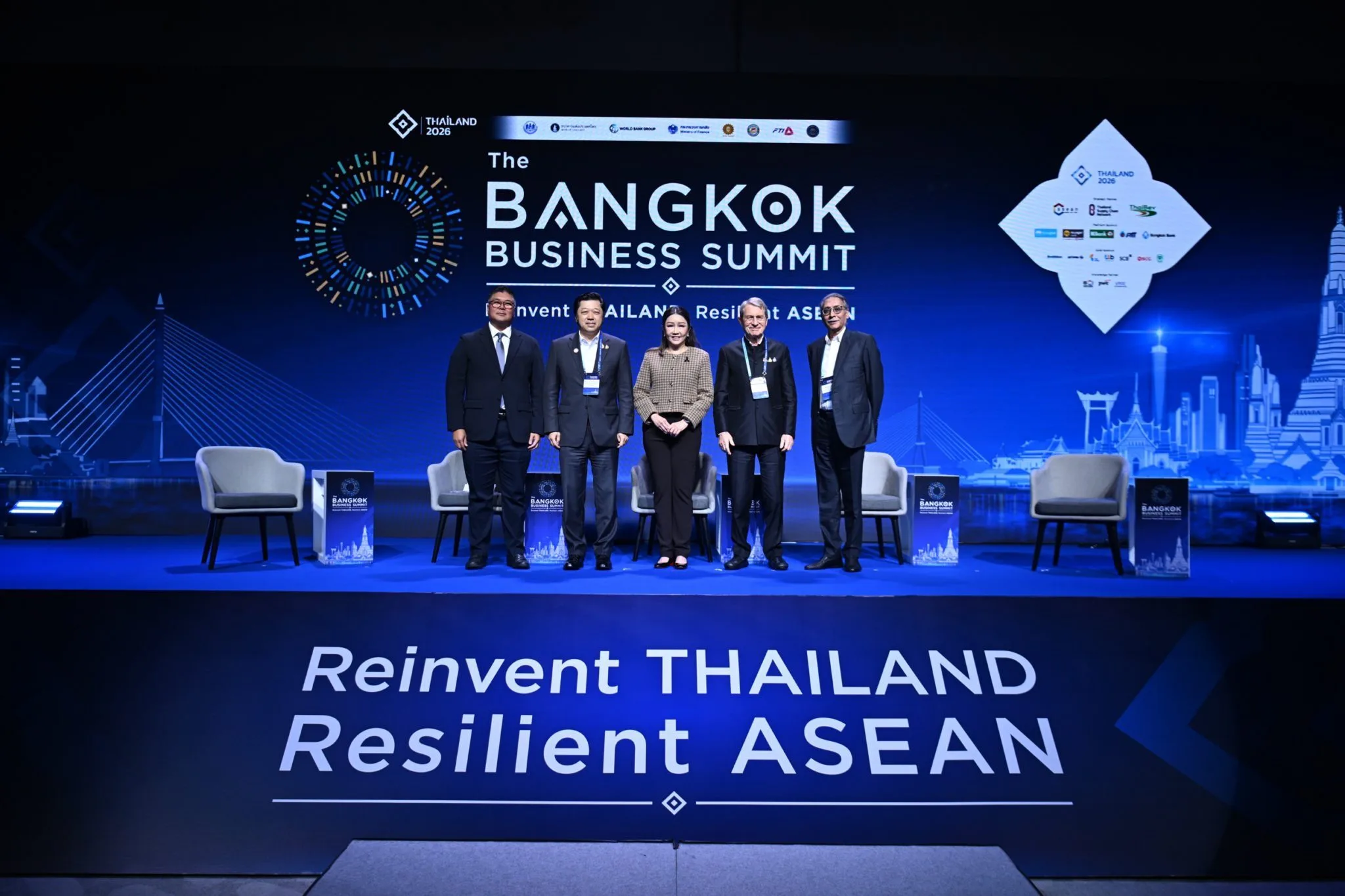 5 เสากลยุทธ์ AI พลิกความผันผวนให้เป็นแต้มต่อเศรษฐกิจ