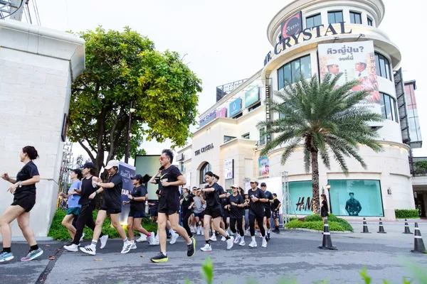 The Crystal Run Club ชมรมวิ่งในศูนย์การค้าที่กำลังเปลี่ยนภาพลานช้อปปิงให้เป็นสนามวิ่ง