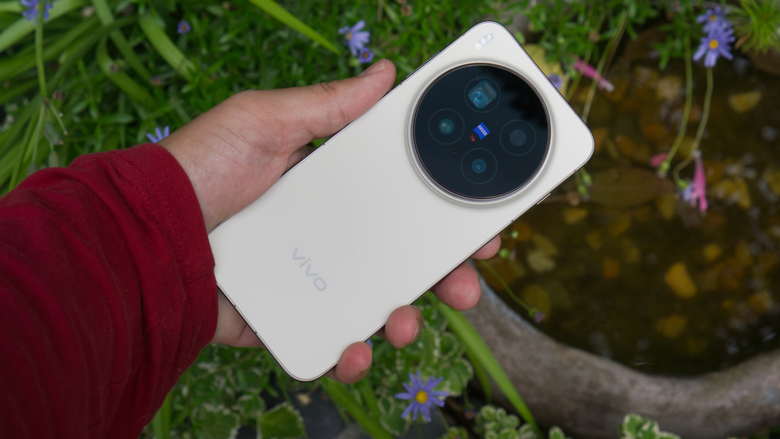 วิเคราะห์ Vivo X500 ซีรีส์ ปรับใหญ่ด้านกล้อง เขย่าตลาดมือถือเรือธง