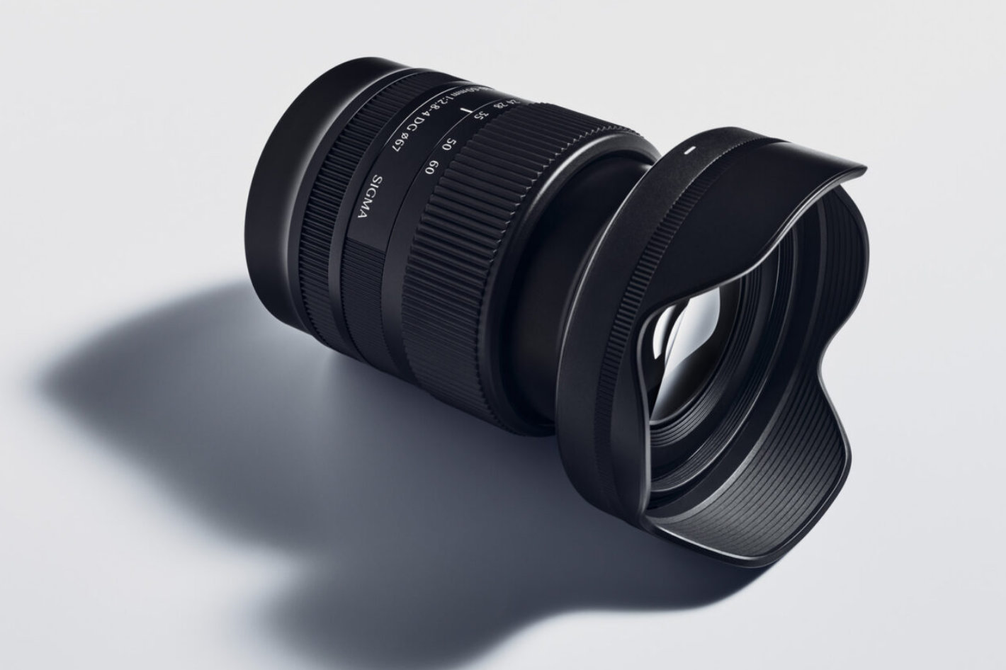 Sigma 20-60mm เลนส์ซูมกะทัดรัดที่เขย่าหมวดเลนส์ท่องเที่ยว
