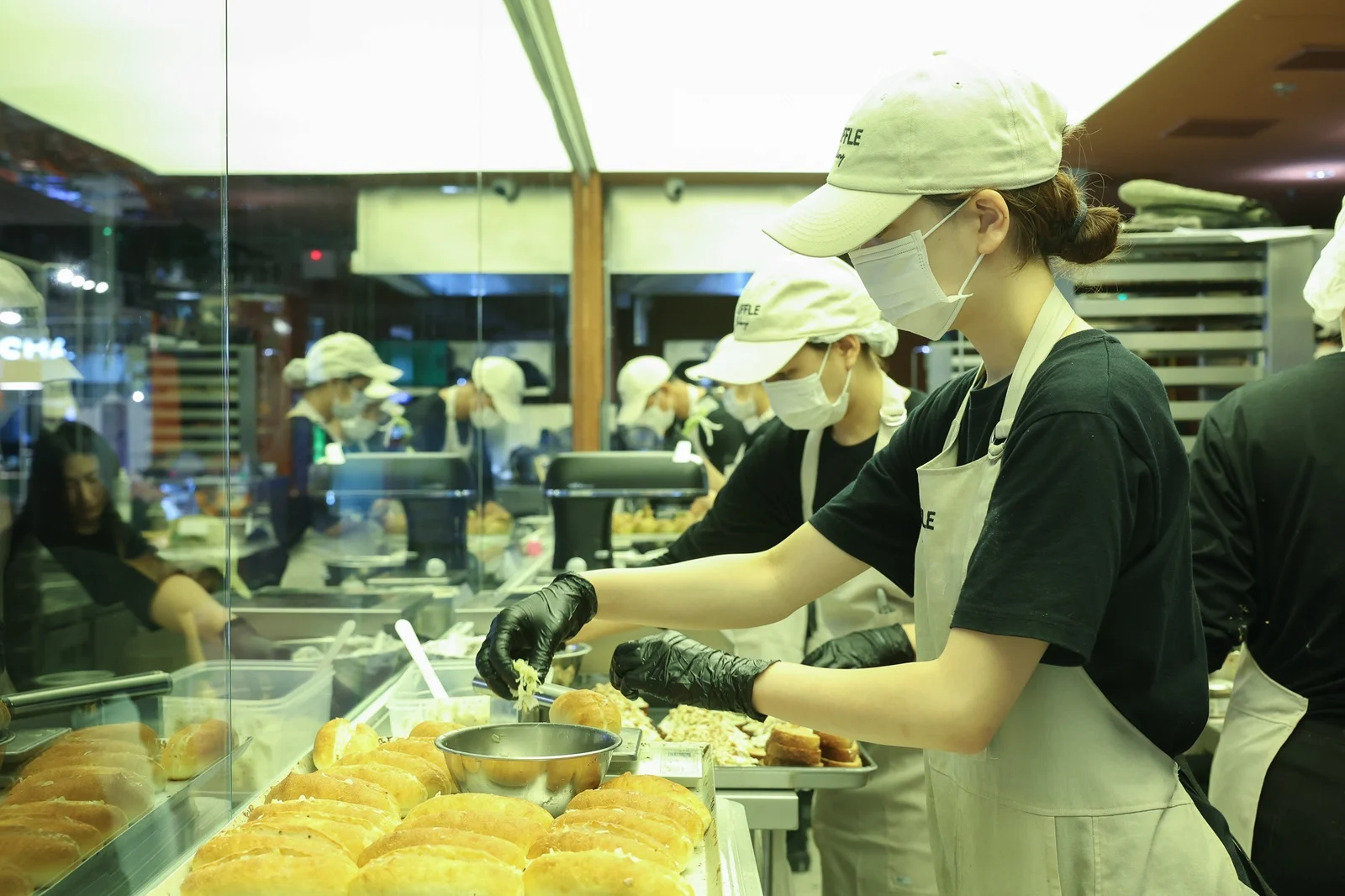 ศิลปะขนมหวานสมัยใหม่ในชุด Afternoon Tea เมื่อความงามขึ้นจานก่อนรสชาติถึงลิ้น