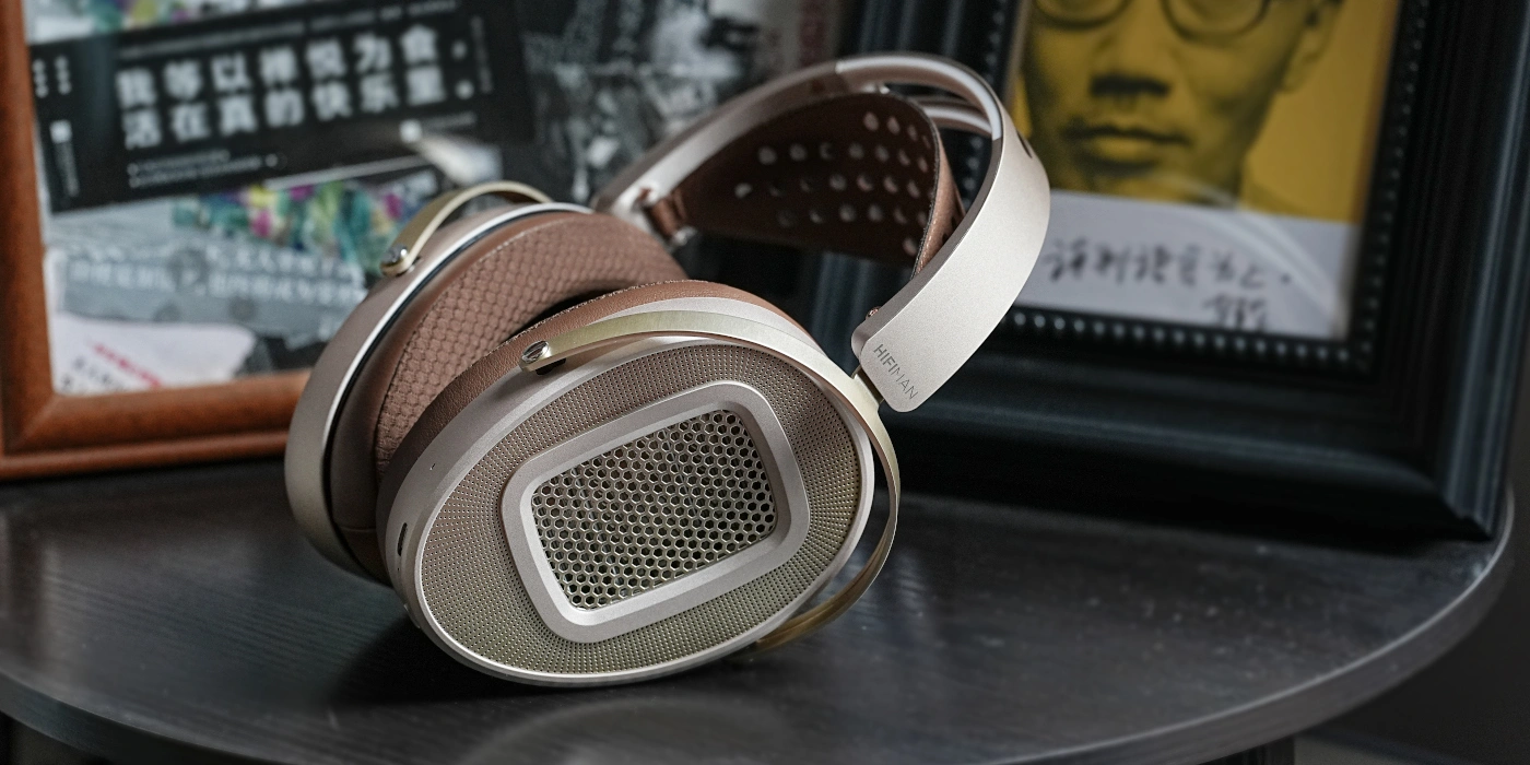 ศึกหูฟังไร้สายพรีเมียม HIFIMAN HE1000 WiFi ปะทะ Astell & Kern HC5