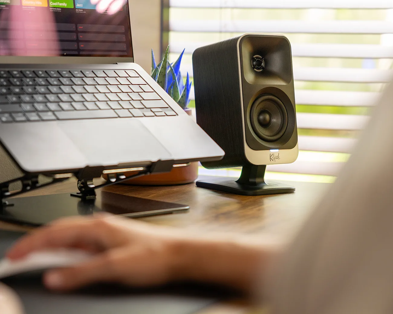 ลำโพงบุ๊คเชลฟ์ราคาถูกจาก Polk Audio และ Klipsch น่าซื้อไหม