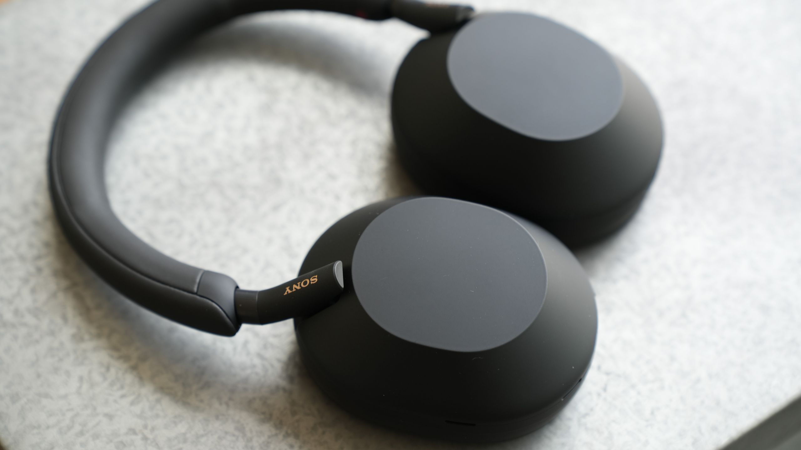 ดีล Sony WH-1000XM5 ลดแรงแตะจุดต่ำสุด คุ้มกว่าไป XM6 ตอนนี้