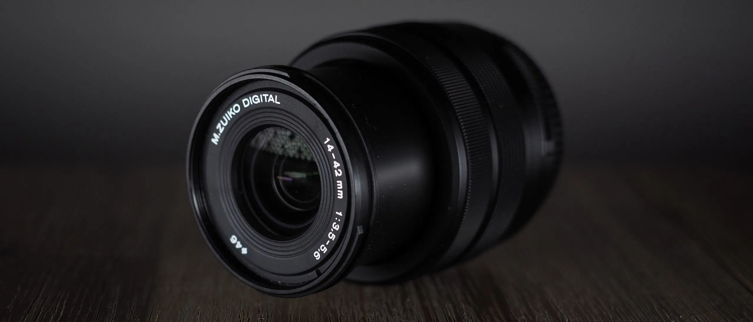 OM System PEN ตัวเล็กกันสภาพอากาศ จับคู่ M.Zuiko 14-42mm ชุดเดียวลุยได้ทุกวัน