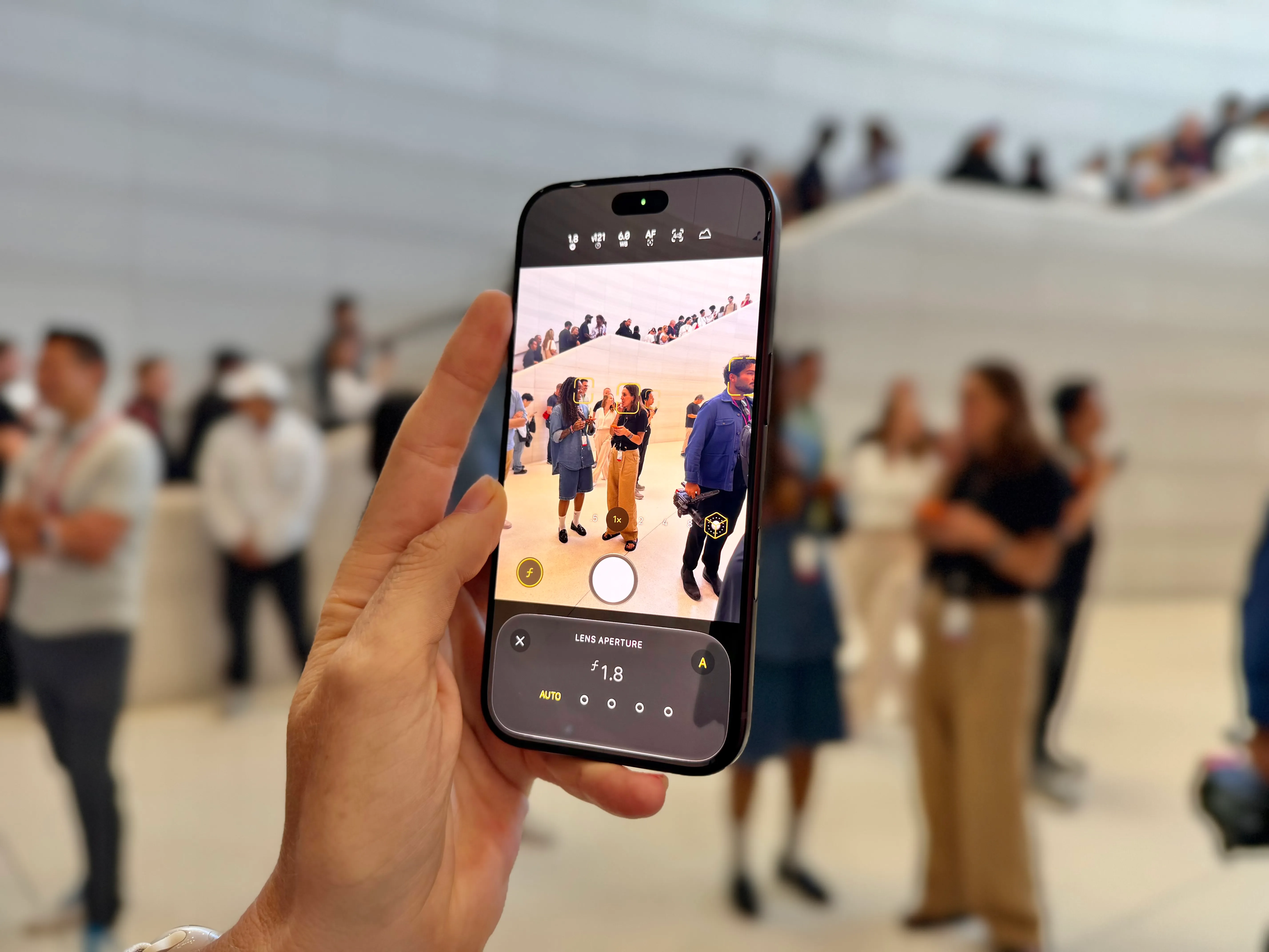 กล้อง variable aperture บน iPhone 18 Pro พลิกเกมถ่ายภาพกลางคืน