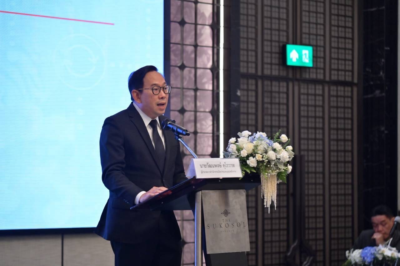 รถราชการไฟฟ้าแค่ 1% เมื่อระบบราชการยังเหยียบเบรกเป้าหมาย Net Zero 2050