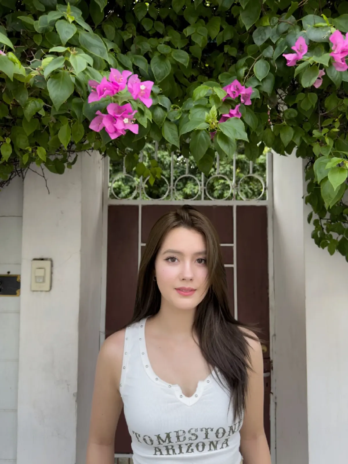 จากนางเอกดาวรุ่งสู่ศูนย์กลางข่าวร้อน เส้นทางของเดนิส เจลีลชา