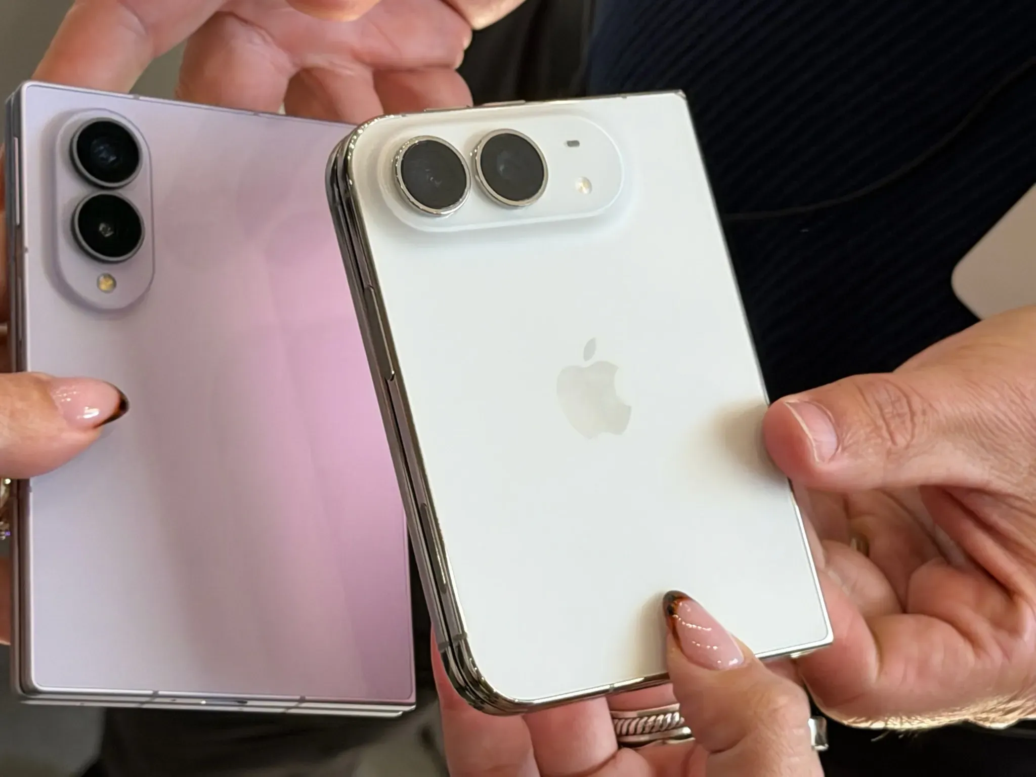 iPhone Duo vs Galaxy Z Fold 8 ศึกจอพับระดับพรีเมียมเพื่อสายทำงานและสายบันเทิง
