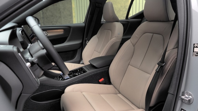 Volvo XC40 รีเฟรชใหม่ ดุดันขึ้น ฉลาดขึ้น ด้วย Gemini AI