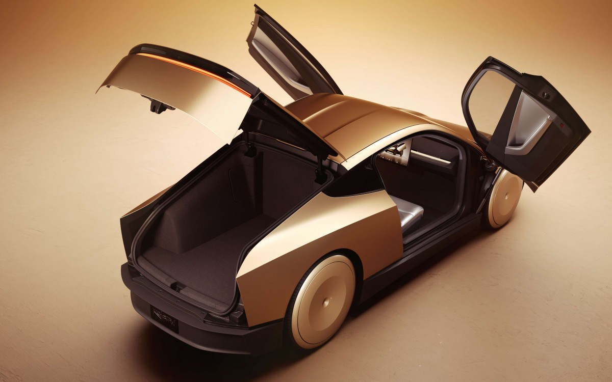 เมื่อ Tesla Cybercab ไม่มีพวงมาลัยแต่ซ่อนจอยเสมือนอยู่