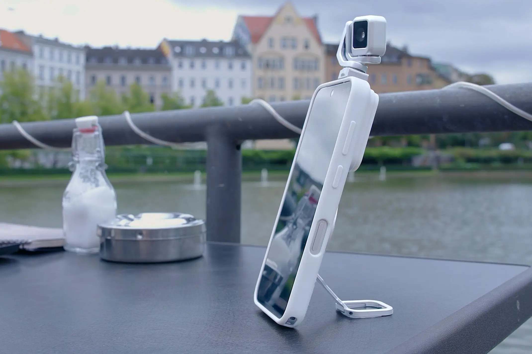 กิมบอลสมาร์ทโฟนบุกกระแสหลัก Honor Robot Phone กำลังนิยามใหม่งานวิดีโอมือถือ