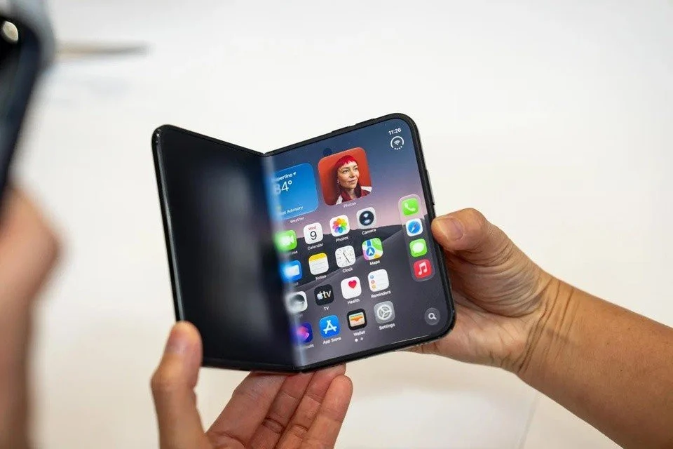 iPhone Duo จอพับ 7.6 นิ้ว เจาะสเปกเทียบไลน์โปรของตัวเอง