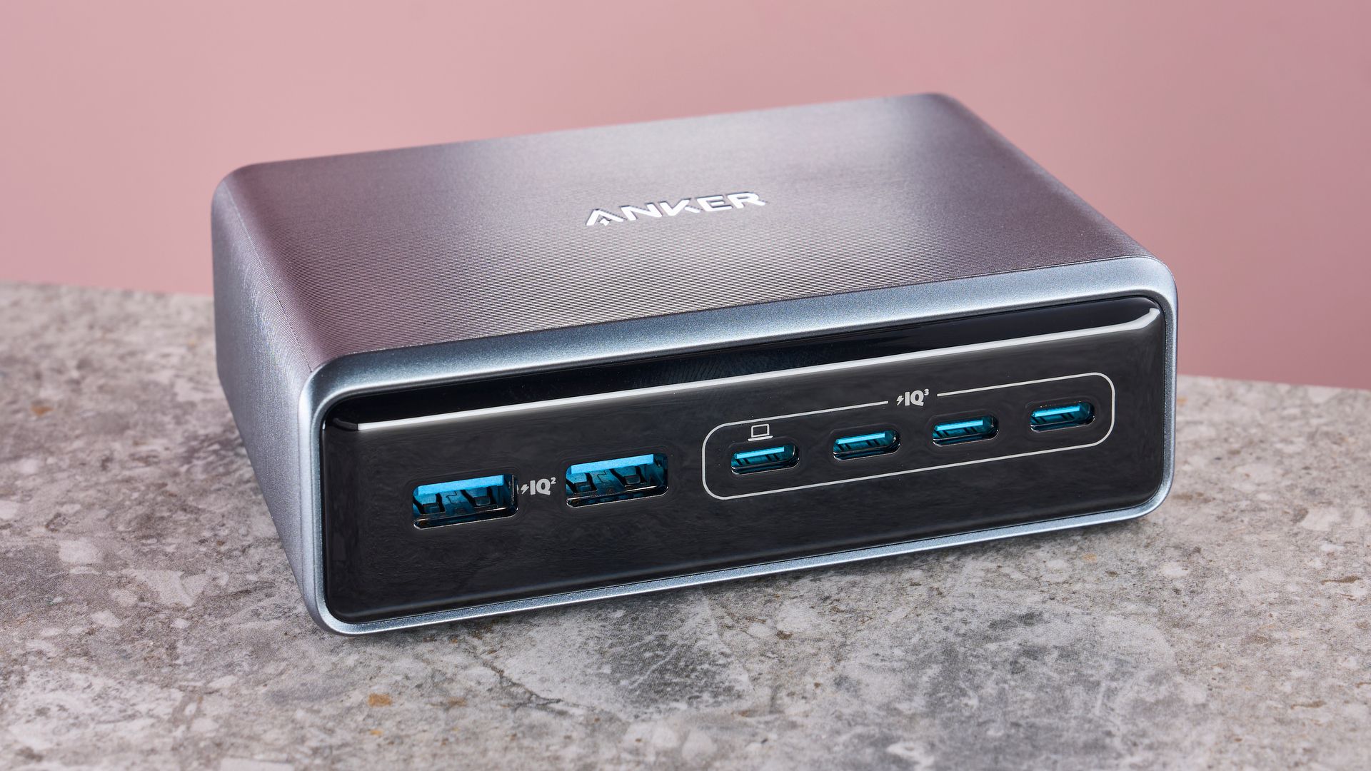 All-in-One Laptop Docks และชาร์จเจอร์ 13-in-1 จัดโต๊ะทำงานให้โล่งด้วยฮับเดียว