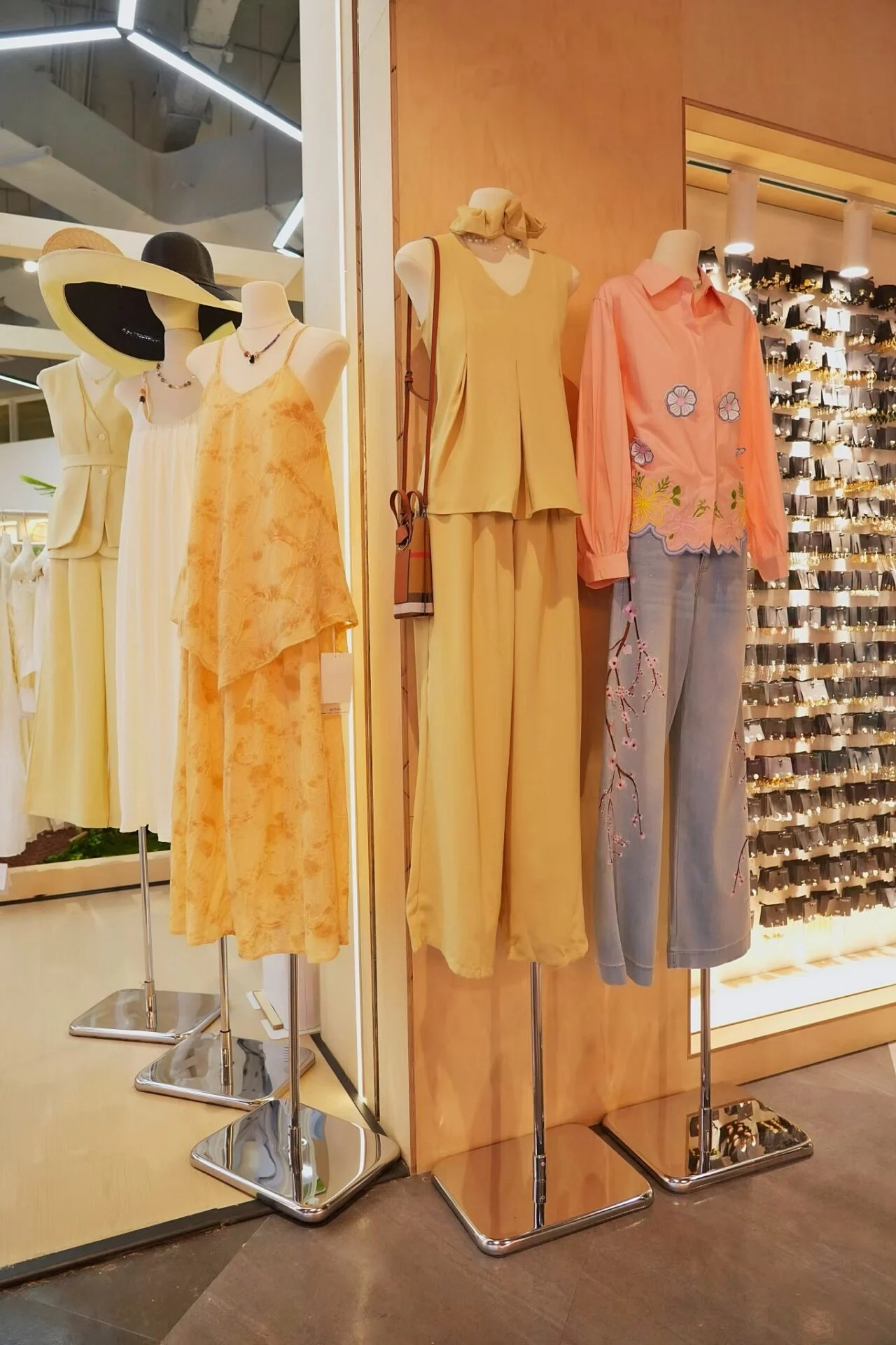 egg Korean Fashion บุกชั้น G ศูนย์การค้า แฟชั่นเกาหลีรุกใกล้สายแฟมากขึ้น