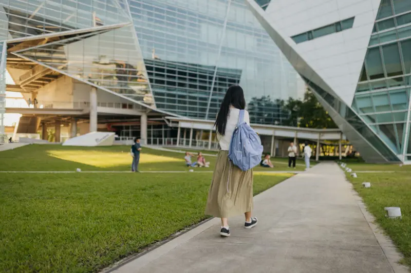 ทำไม Gen Z การหลอกลวงออนไลน์ พุ่งสูง และมันบั่นทอนสุขภาพจิตอย่างไร