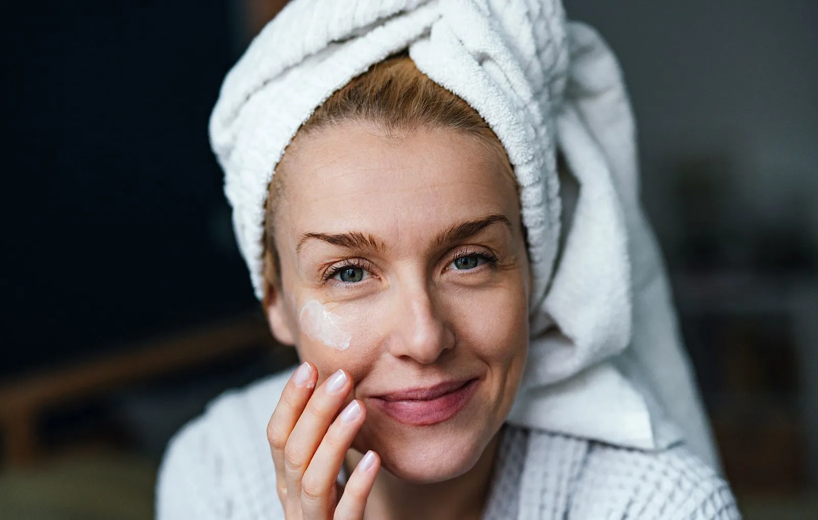 จัดอันดับเรตินอยด์ Tazarotene vs Retinol เลือกความแรงให้เหมาะกับผิว
