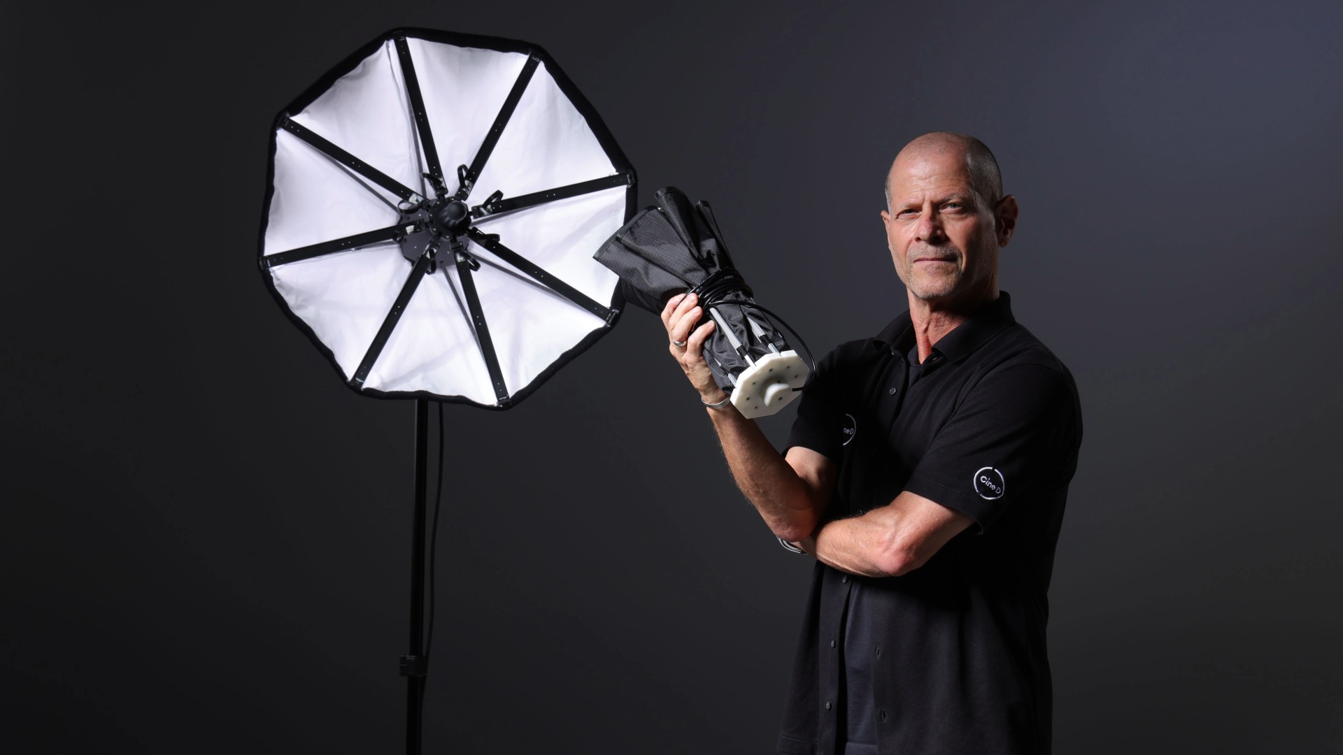 ไฟ LED สตูดิโอยุคใหม่ เร็วขึ้น สว่างขึ้น ด้วย Aputure STORM CS32 และ SmallRig OrBrella