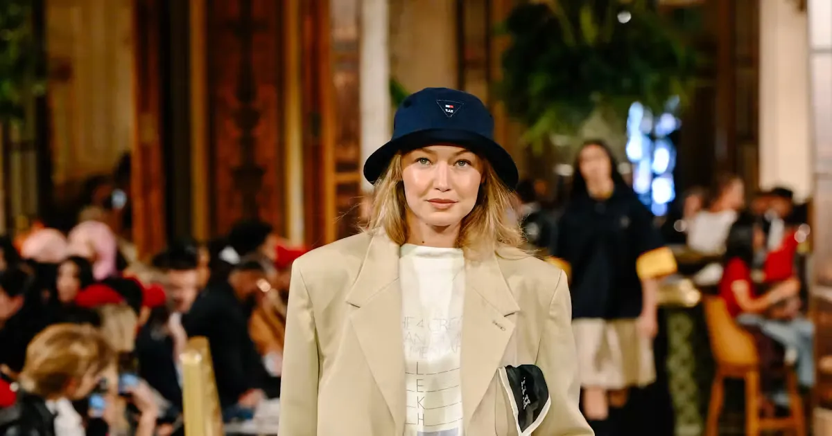 Tommy Hilfiger รีมิกซ์ American Prep ให้กลับมาคูลอีกครั้งบนรันเวย์นิวยอร์ก