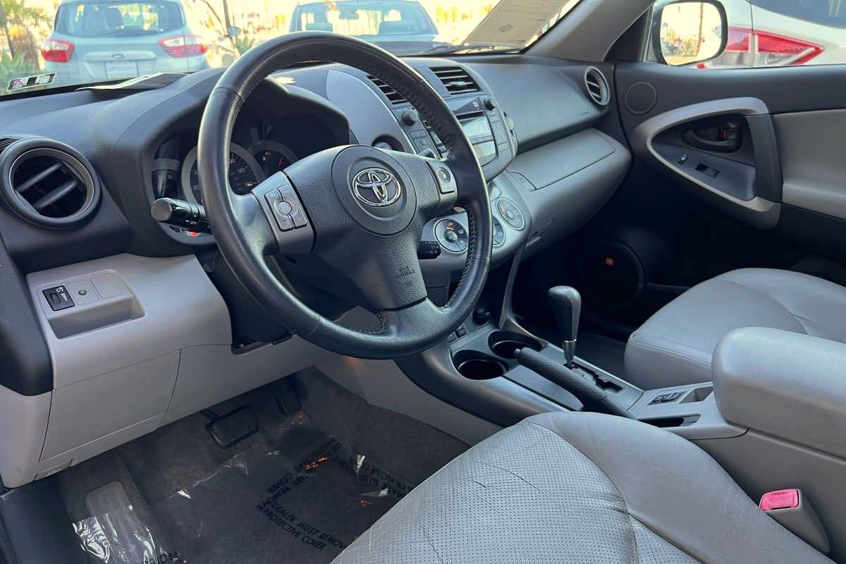 6 ปัญหาที่ต้องตรวจให้เจอก่อนซื้อ Toyota RAV4 มือสอง