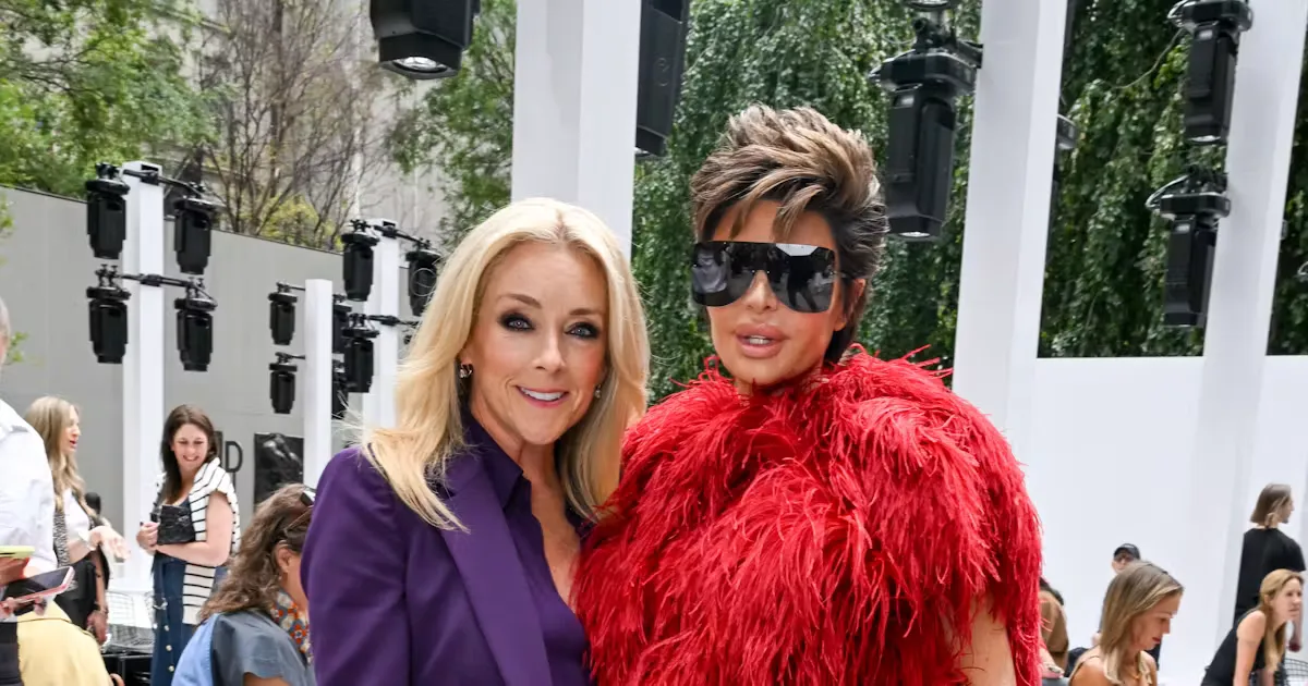 เมื่อดาราแย่งซีนรันเวย์ New York Fashion Week