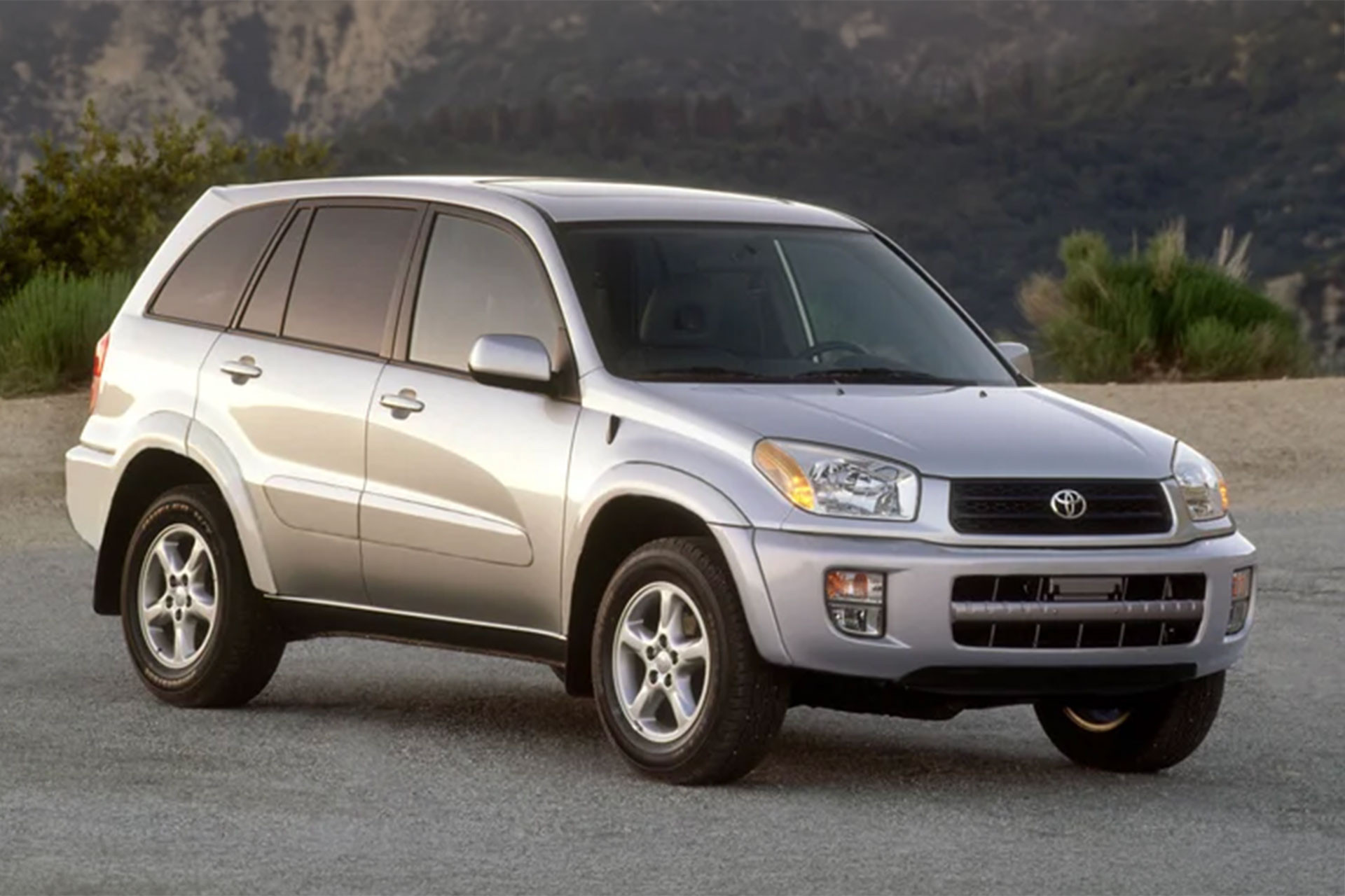 6 ปัญหาที่ต้องตรวจให้เจอก่อนซื้อ Toyota RAV4 มือสอง