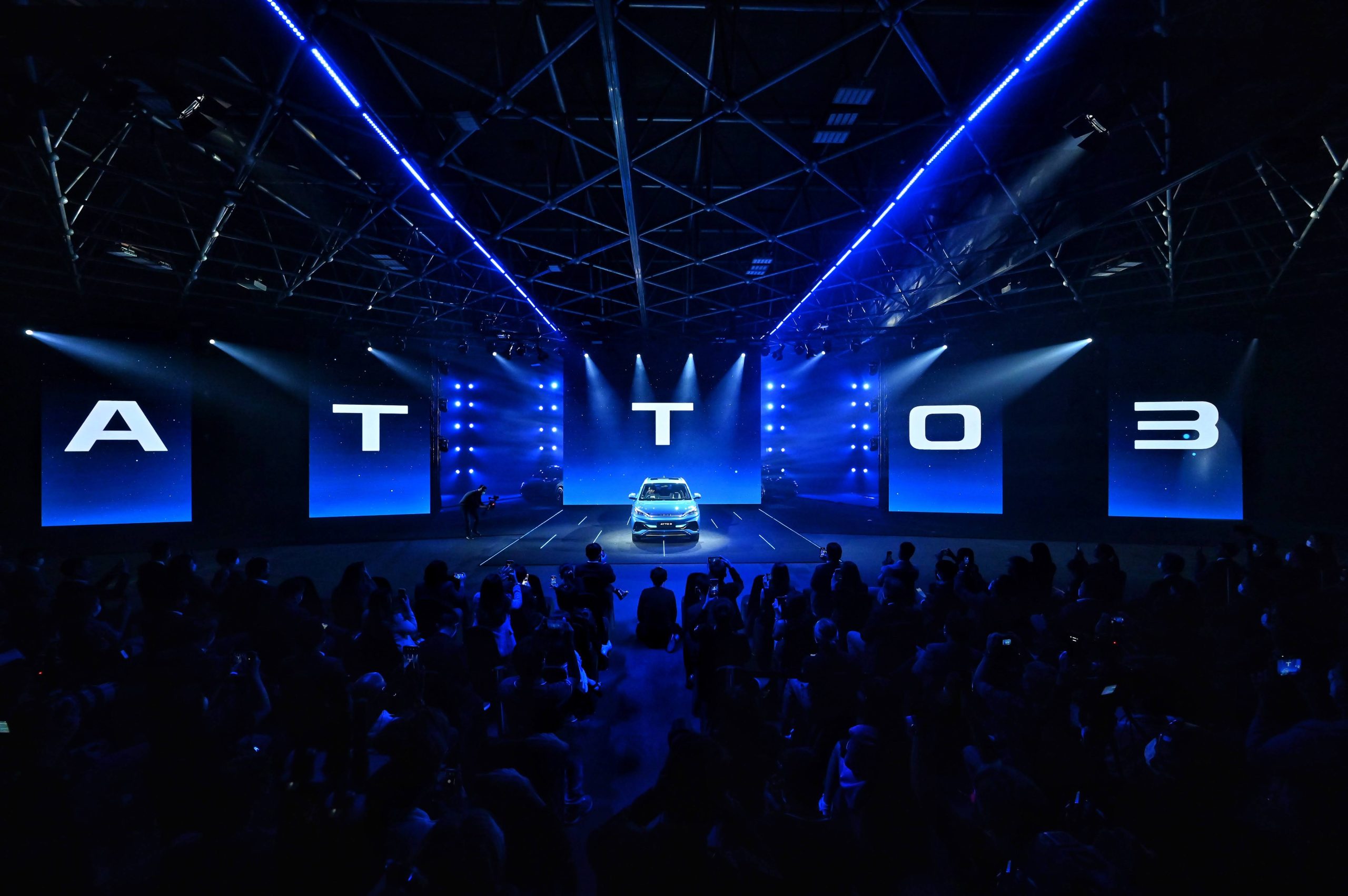 BYD ATTO 1 ราคาโปร 399,900 บาท เทียบดีล ATTO 3 สำหรับสายรถไฟฟ้าราคาประหยัด