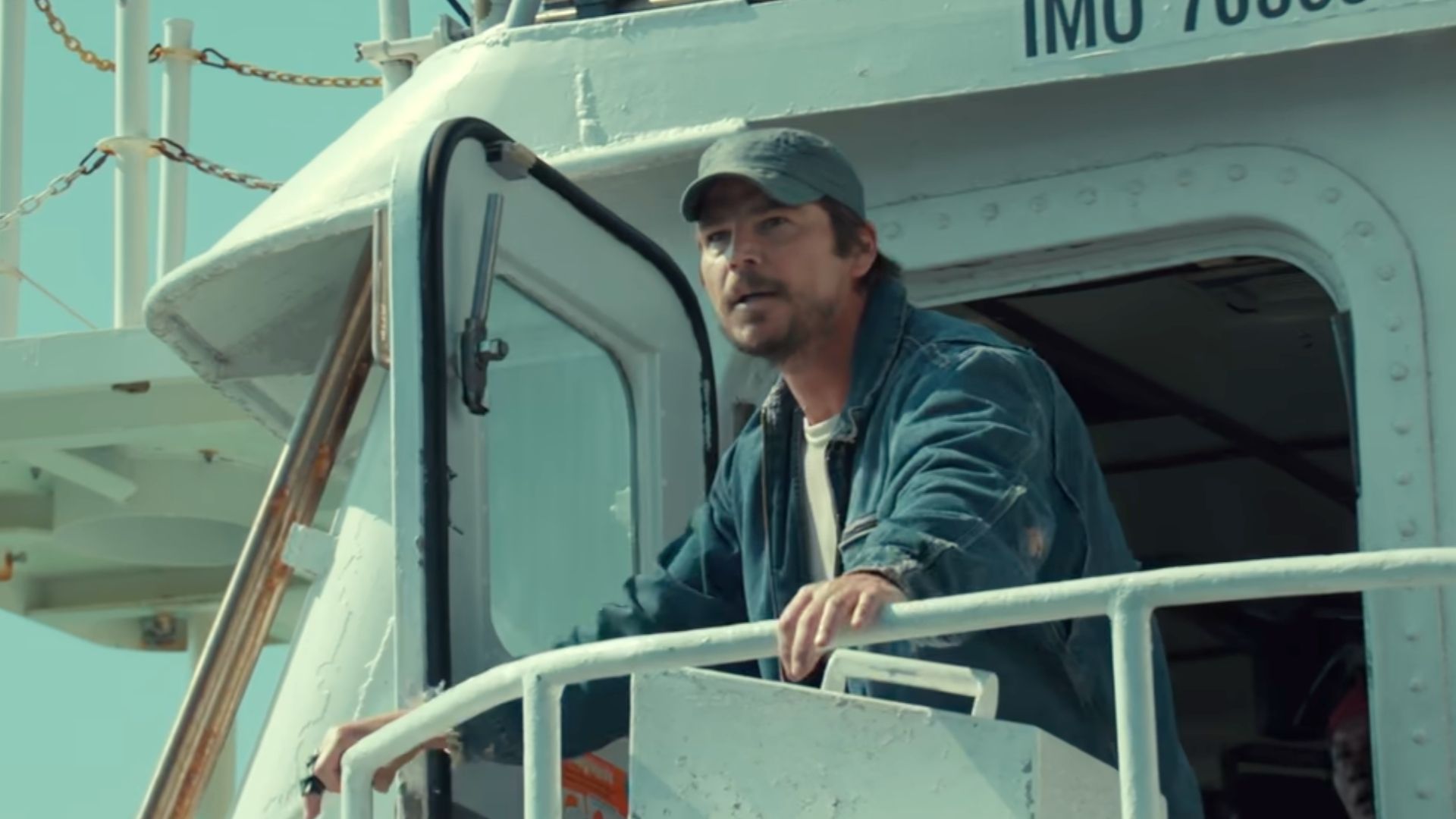 Below ซีรีส์ดราม่าระทึกขวัญสัตว์ทะเลที่พา Josh Hartnett ลงสู่ความสยองใต้น้ำ