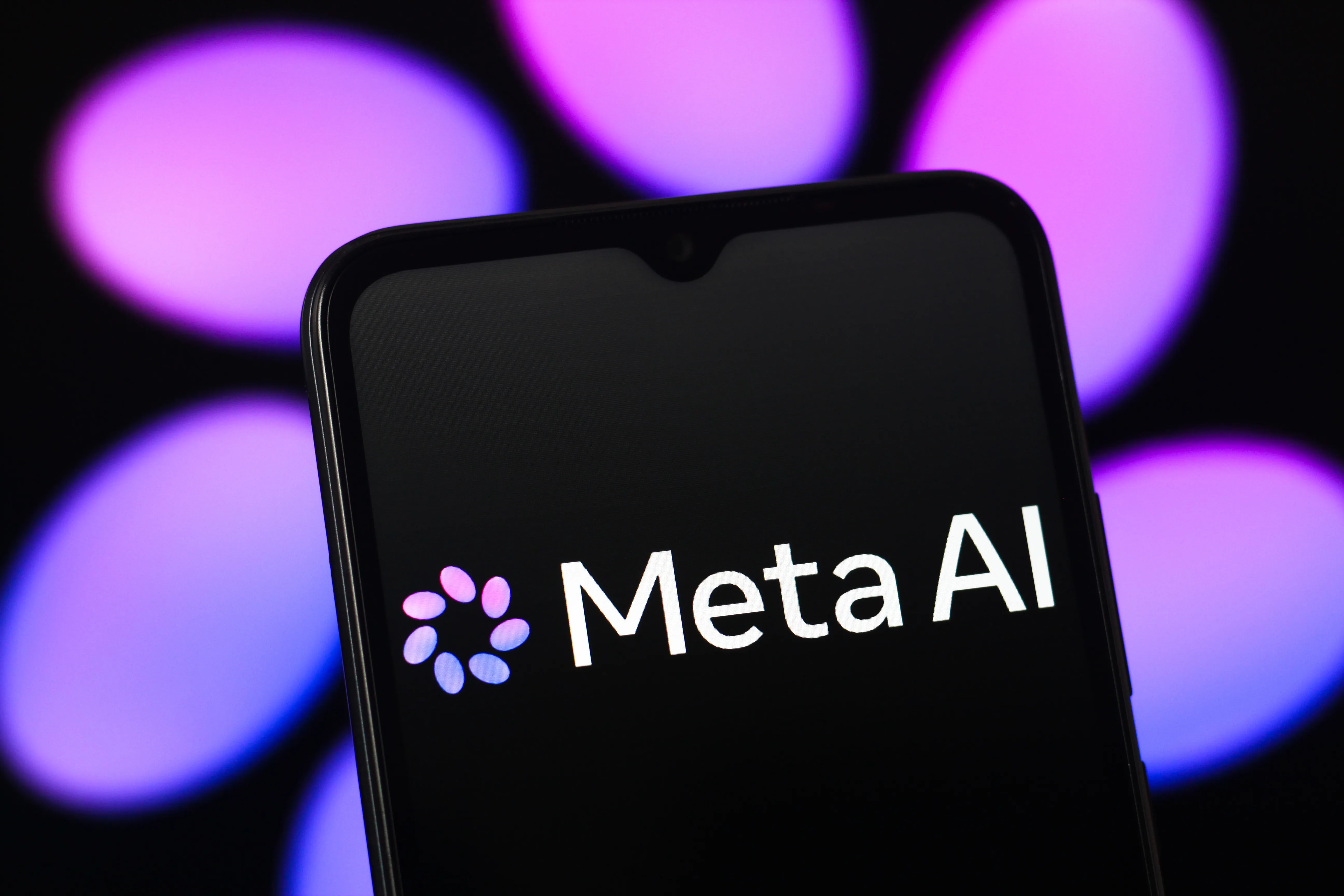 Meta AI ล้ำเส้นความเป็นส่วนตัว แนะนำคำถามเจาะข้อมูลลูกจาก Instagram