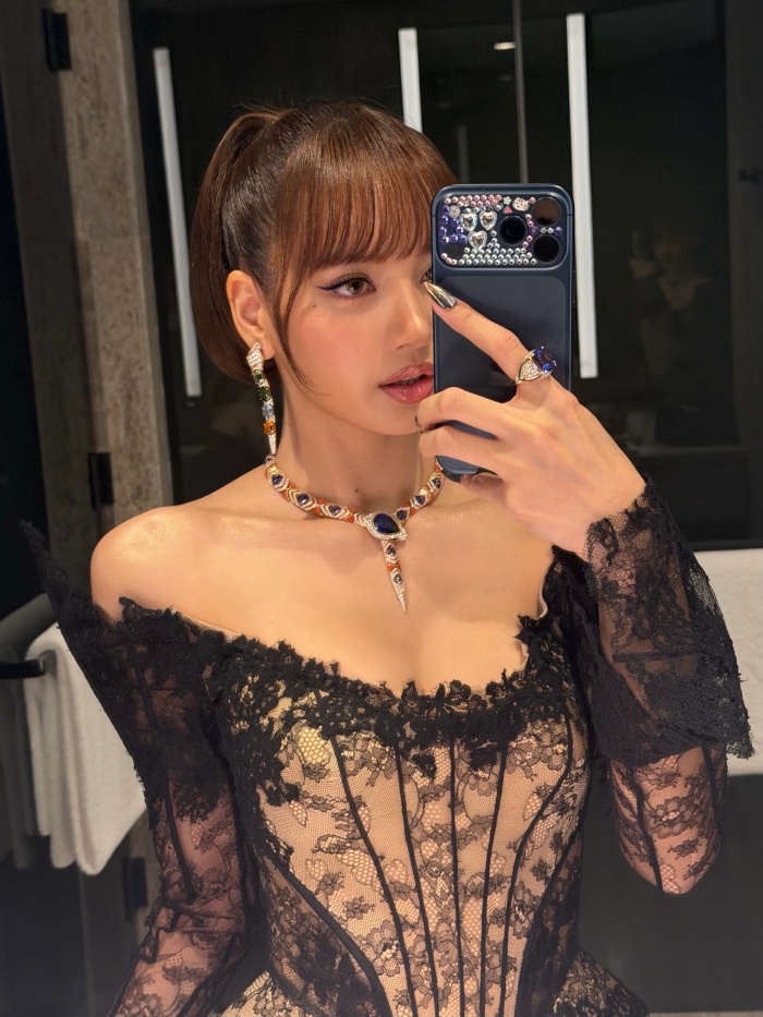 จากเกียวโตกราซถึงนิวยอร์กกลาม ลิซ่าอ่านเกมลุคหรูระดับโลก