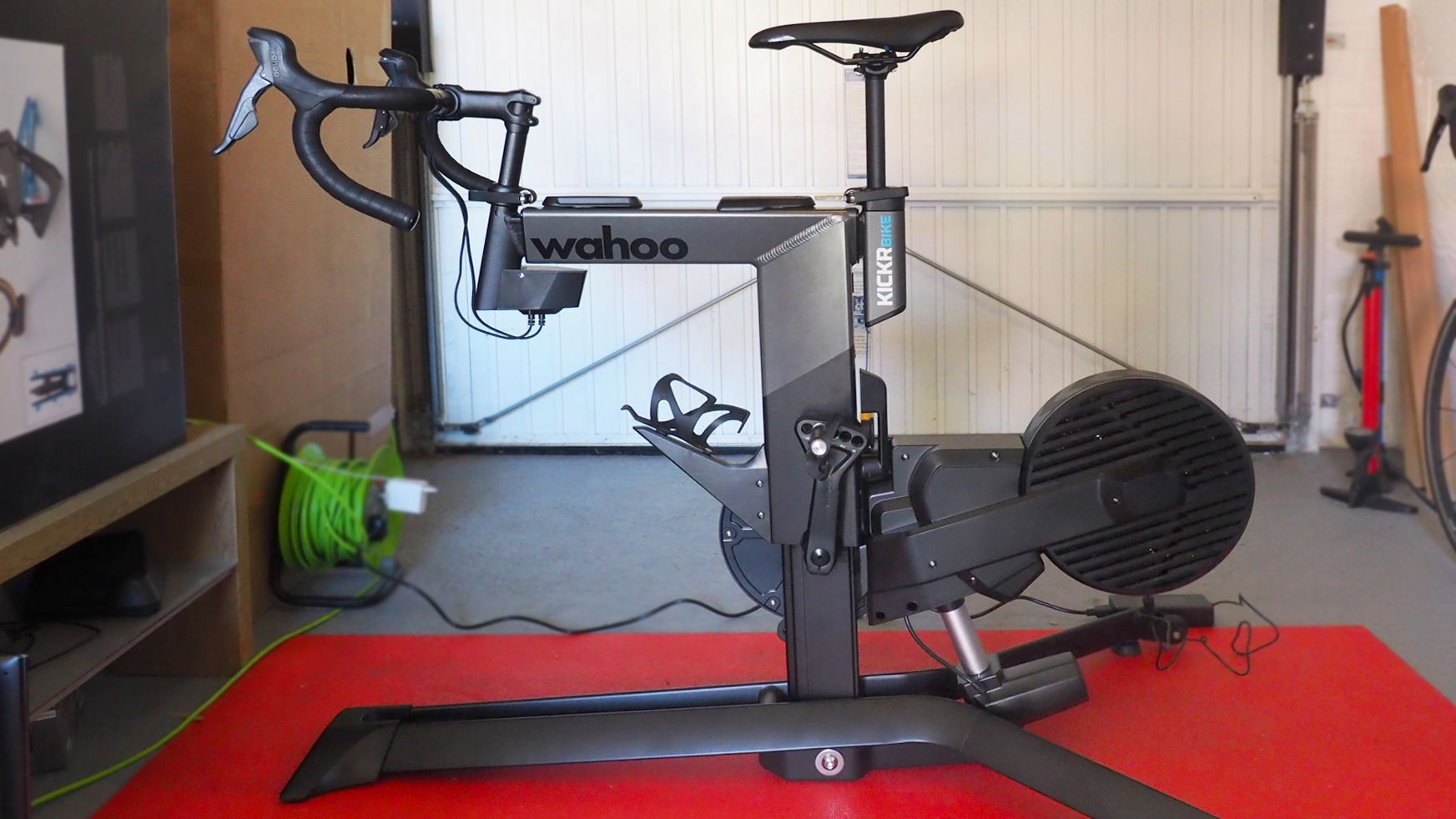 Zwift Ride V2 เทียบเทรนเนอร์จักรยานในร่ม: เซ็ตไหนคุ้มกว่าสำหรับสายปั่นจริงจัง